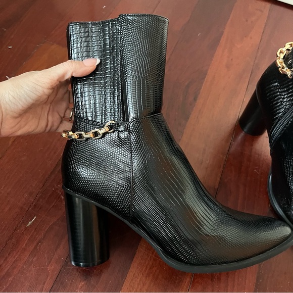 NWOB ASOS Heeled Chelsea Boots Black Faux Leather Chain Detail 8 Mid Calf - Picture 12 of 15